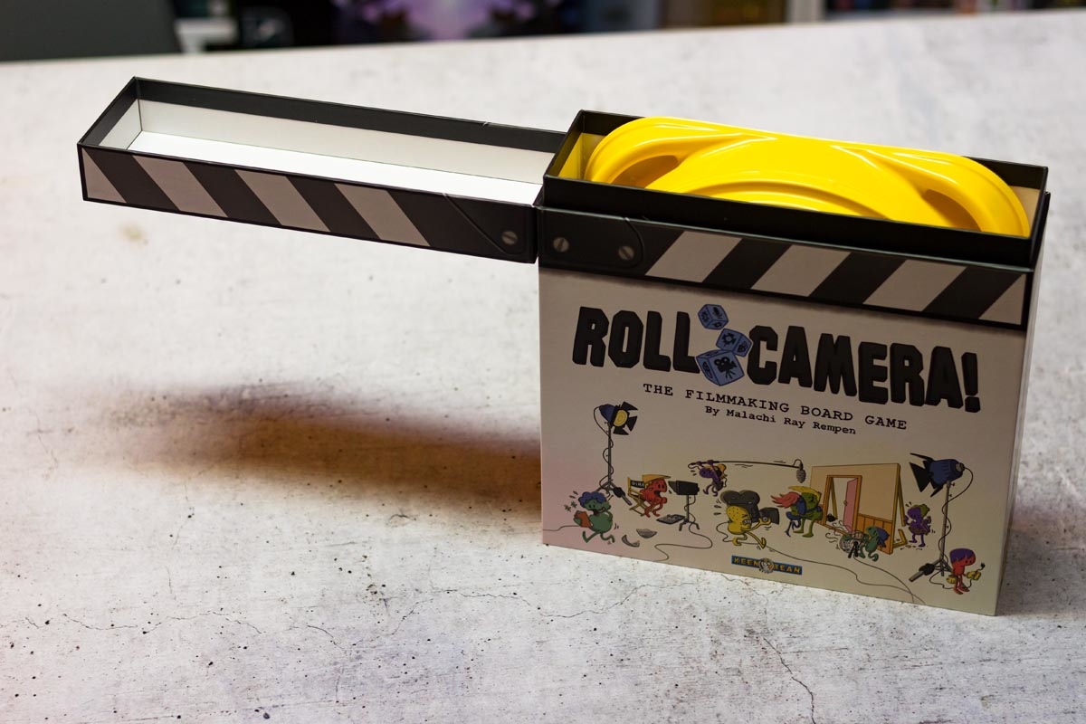 roll camera26
