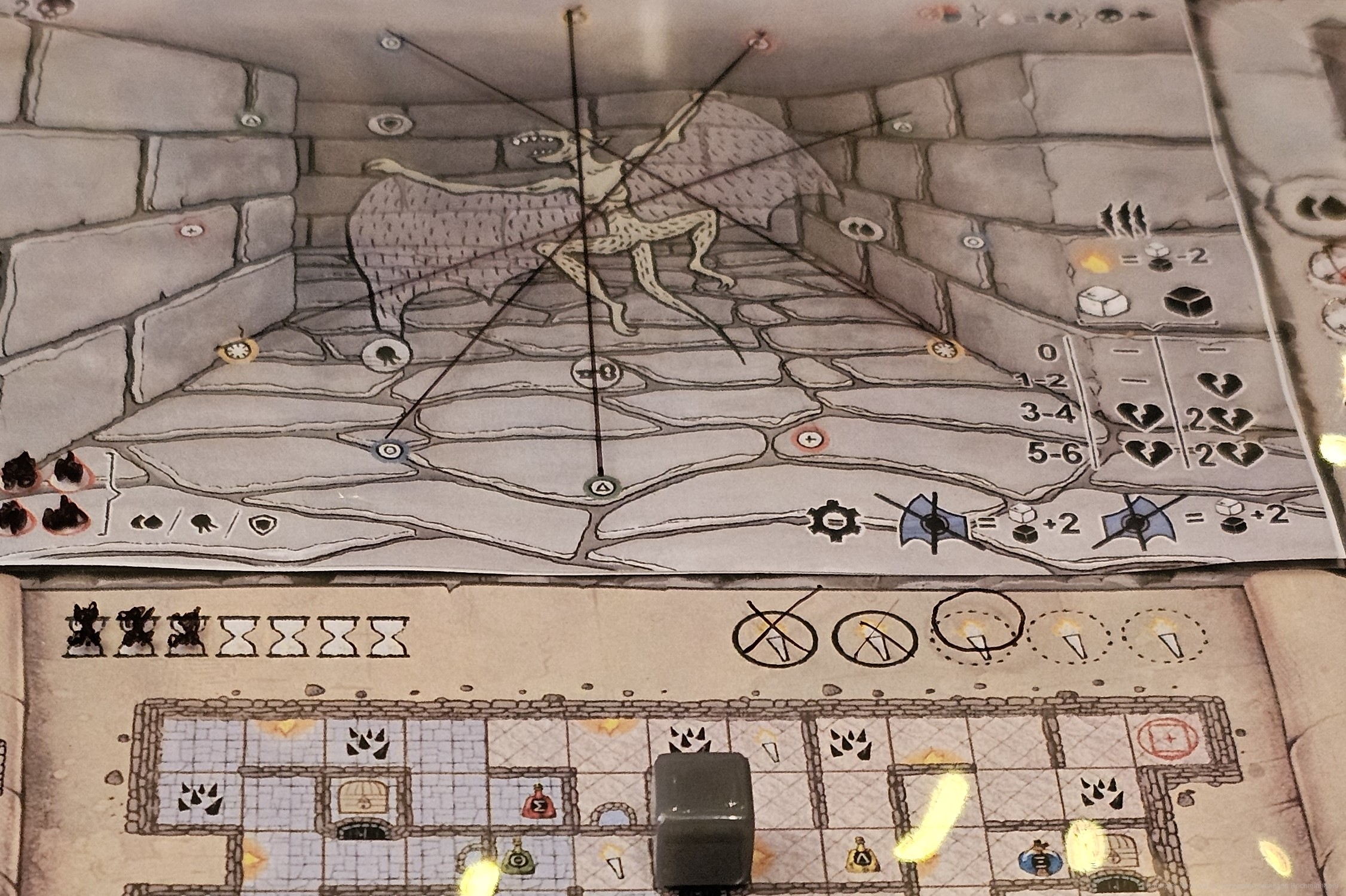 "Dungeons of the Oak Dell" ist ein Print and Play-, Dice-Drafting- und Linien-Zeichnen-Spiel für 1-4 Personen ab 14 Jahren mit einer Spielzeit von ungefähr 45 Minuten, in dem wir uns als Helden durch einen Dungeon kämpfen, um uns aufzuleveln und schließlich den Endgegner zu besiegen.